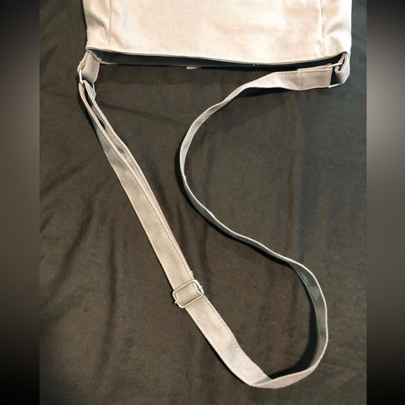 🌟Host Pick!🌟 Cat Crossbody Bag NWOT - Picture 5 of 6